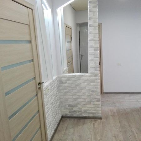 Apartment On Kryvorizhstal Street 35-24 크리보이 로그 외부 사진