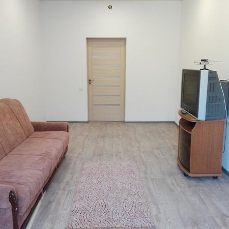 Apartment On Kryvorizhstal Street 35-24 크리보이 로그 외부 사진