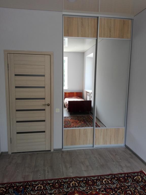 Apartment On Kryvorizhstal Street 35-24 크리보이 로그 외부 사진